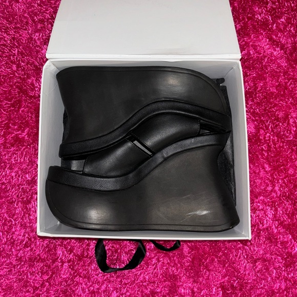DEMONIA PLATFORMS 🖤 - Picture 3 of 3